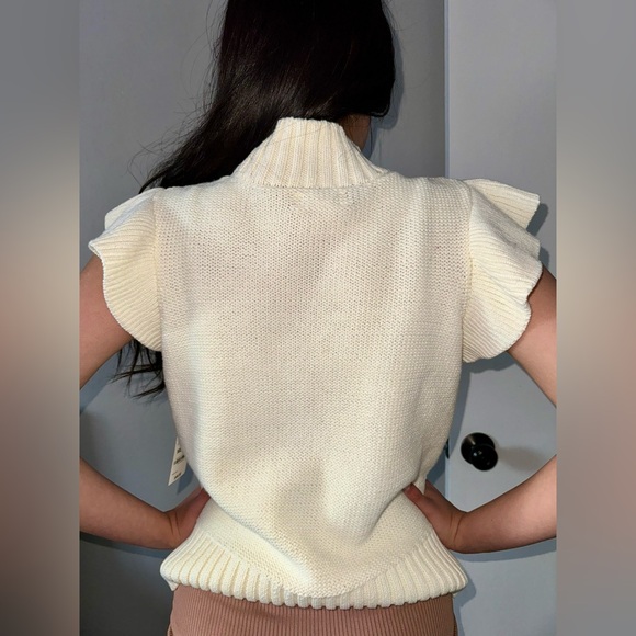 Flutter-Sleeve Cable-Knit Sweater - Picture 3 of 6